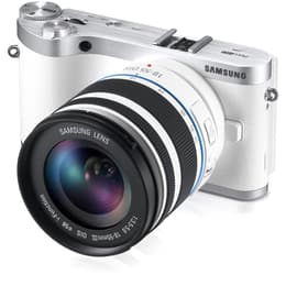 Spiegelreflexcamera NX1000 - Wit + Samsung Samsung Lens 18-55 mm f/3.5-5.6 OIS III + Samsung Lens 50-200 mm f/4-5.6 ED OIS II f/3.5-5.6 + f/4-5.6